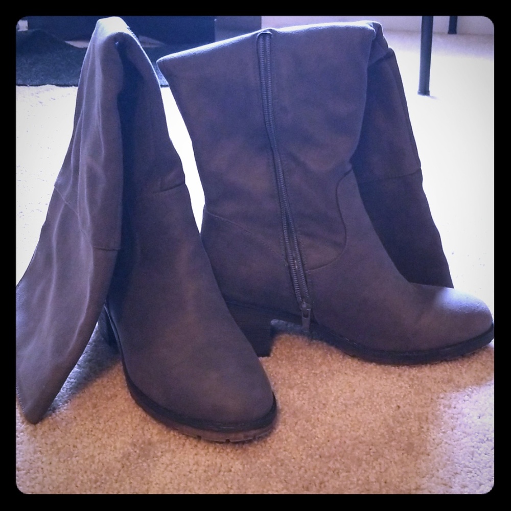 Knee high gray suede boots